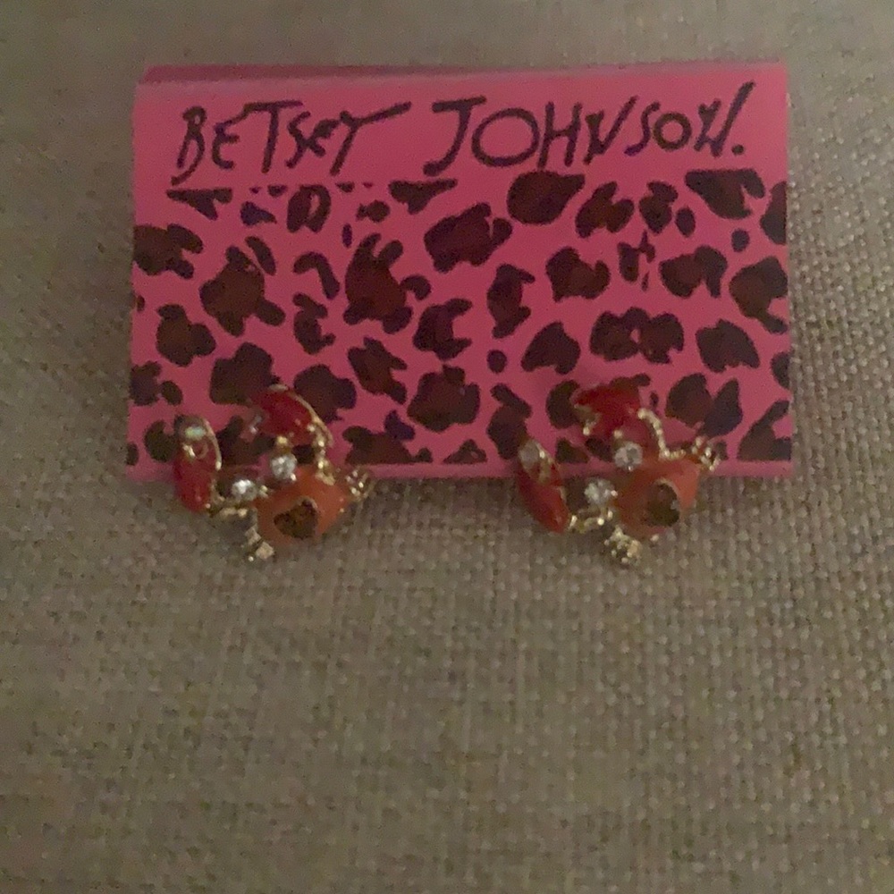 NWT Betsey Johnson Crab Earrings Cute!